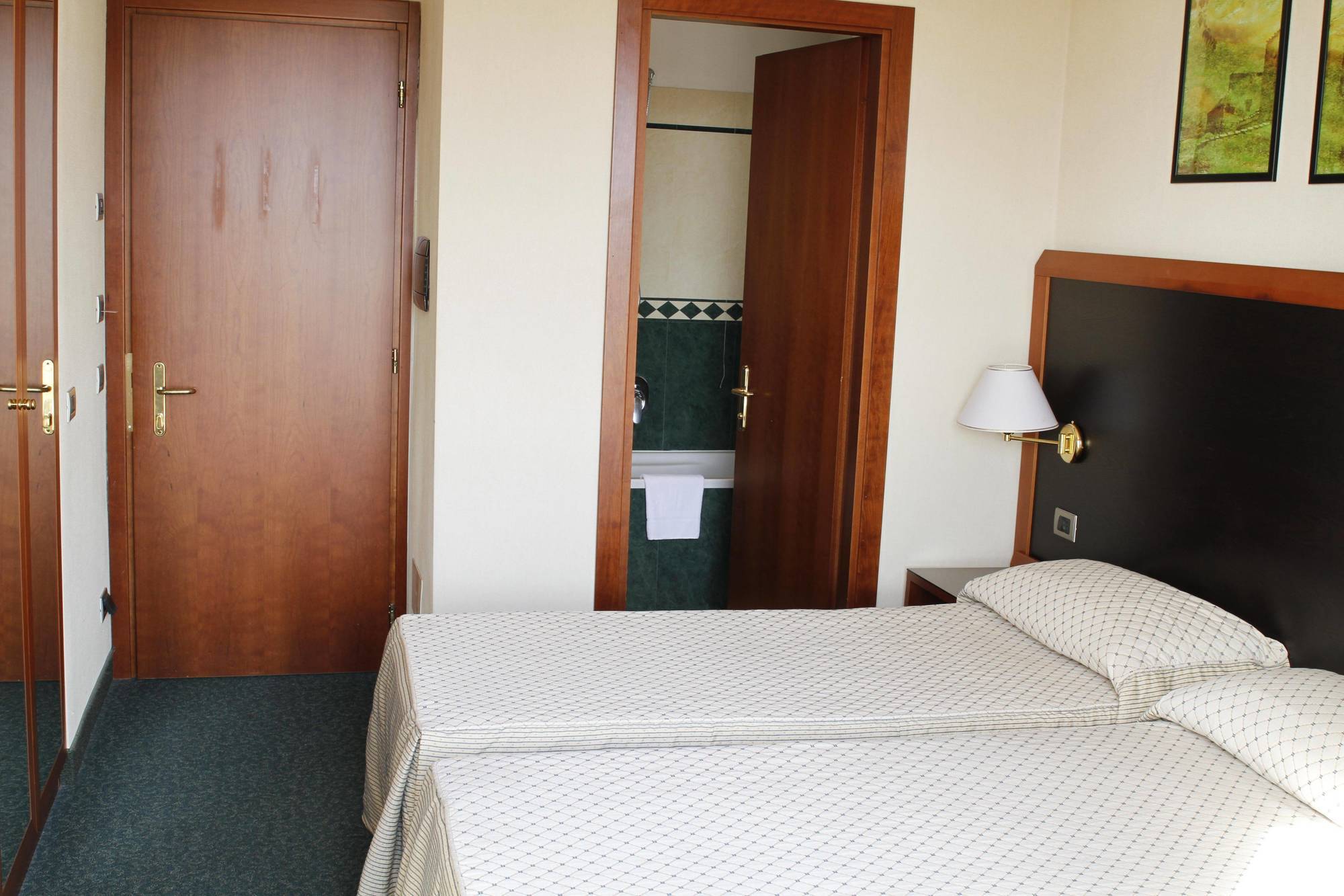 Garner Hotel Rome Aurelia By Ihg Roma Ngoại thất bức ảnh